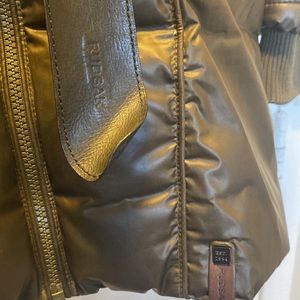 Like new Rudsak jacket . Fits like a true small 💚